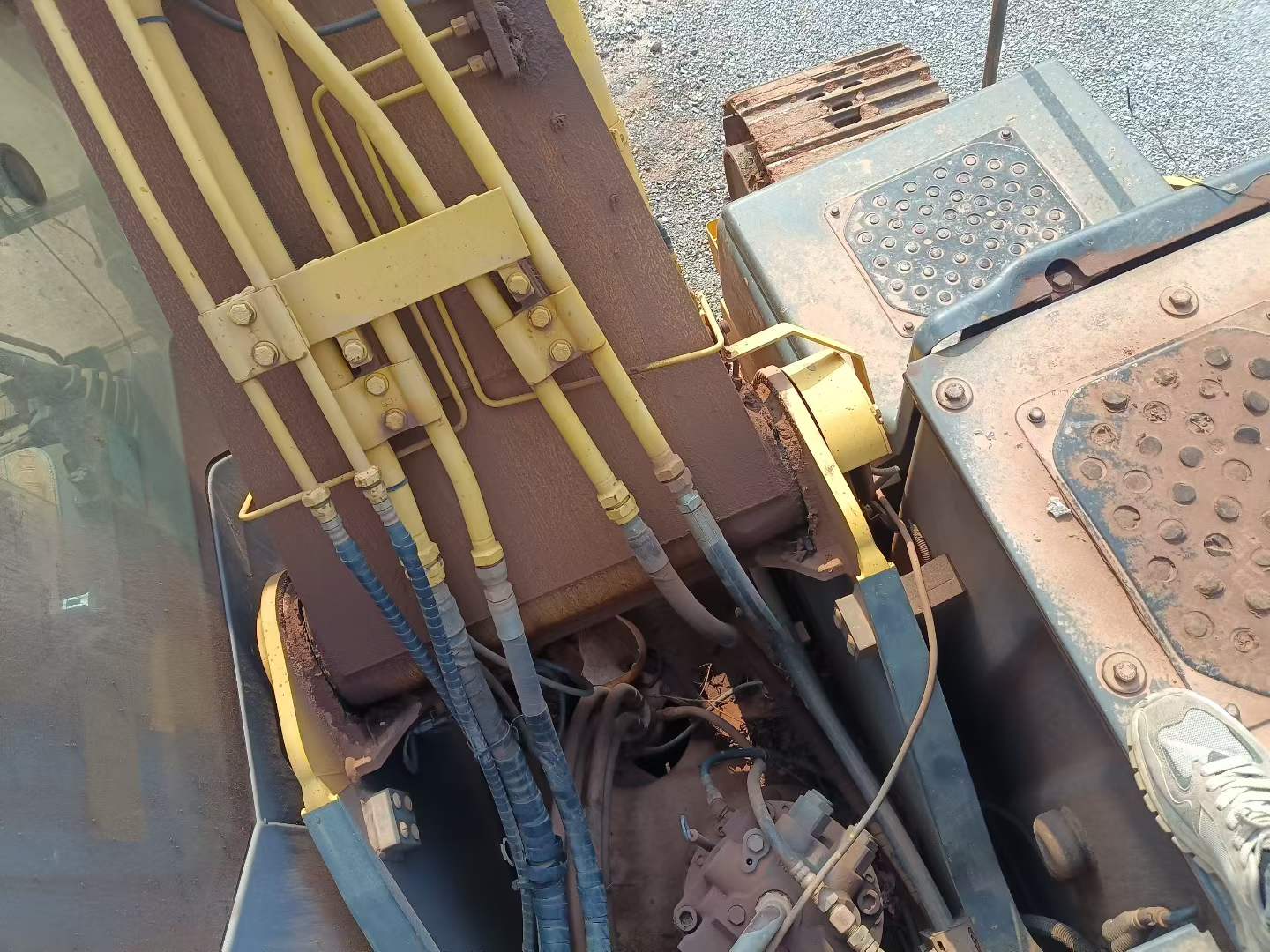 Used Sumitomo SH200A5 Excavator 2013 Model / 4