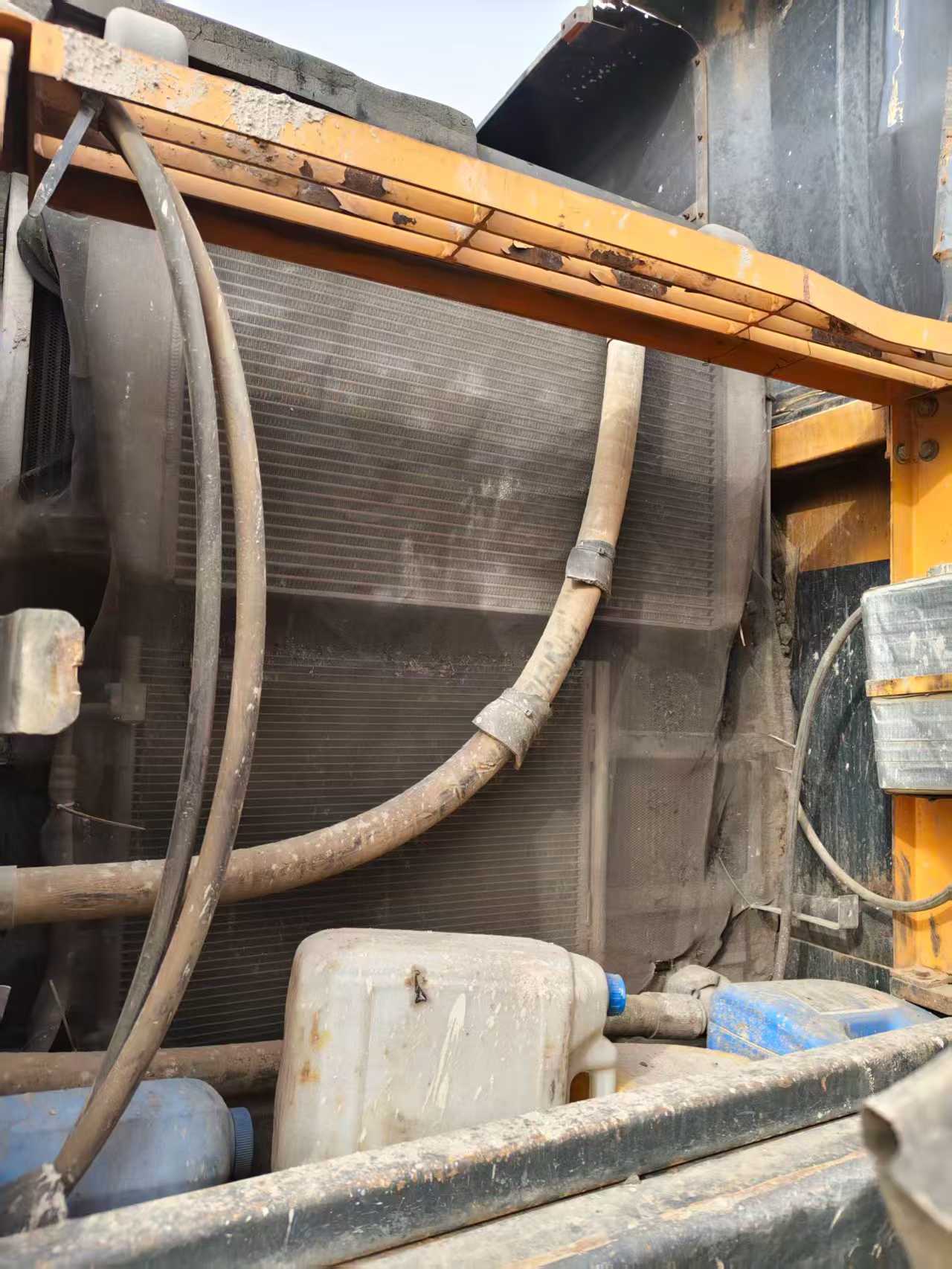 Used Hyundai R305LC-9T Excavator 2016 Model / 9