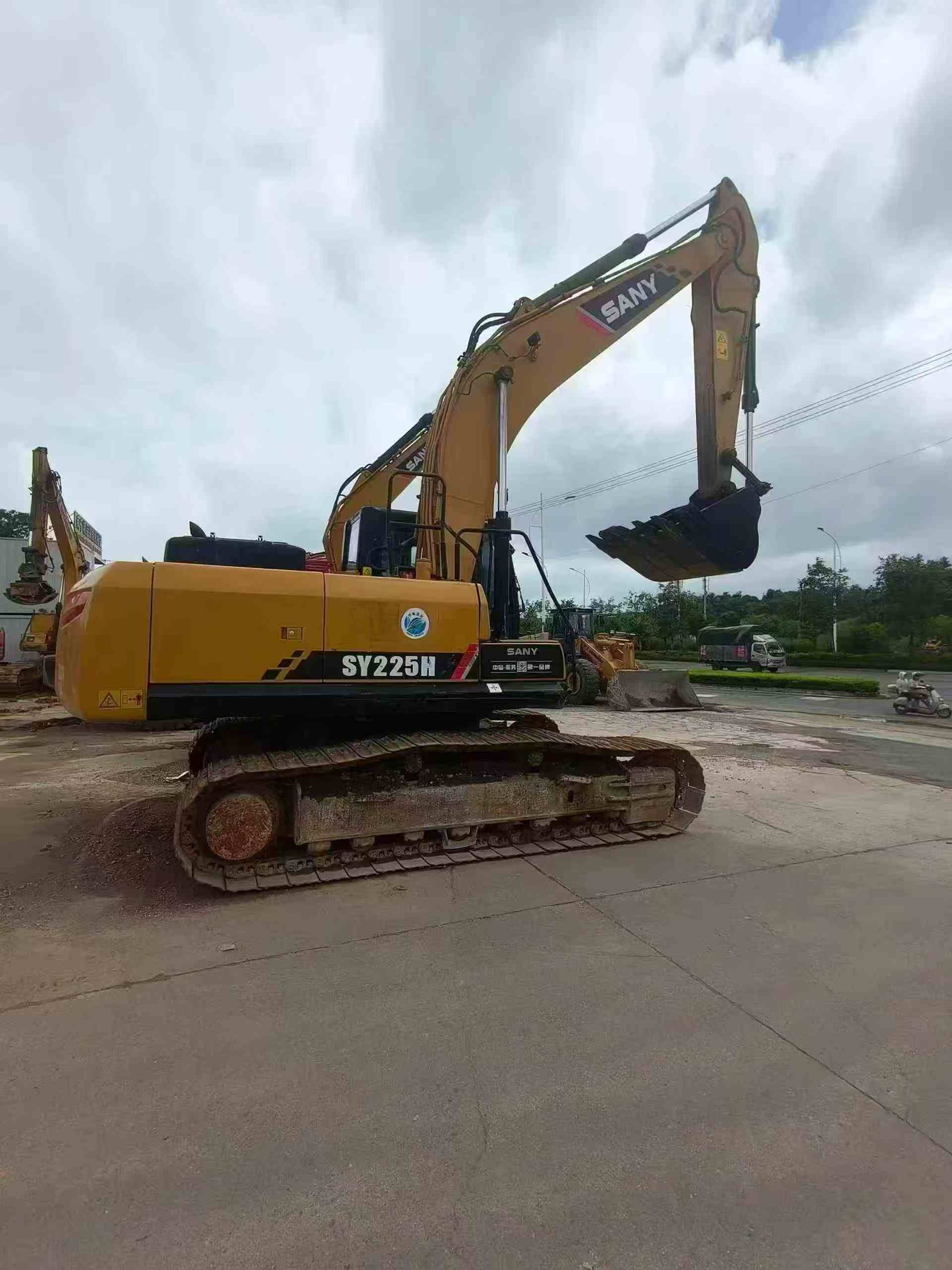 Buy Sany SY225C-10 Used Excavator