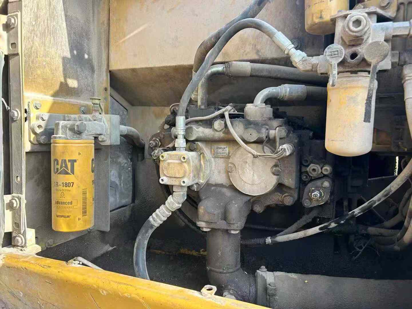 Used Caterpillar 323 Excavator 2016 Model / 2