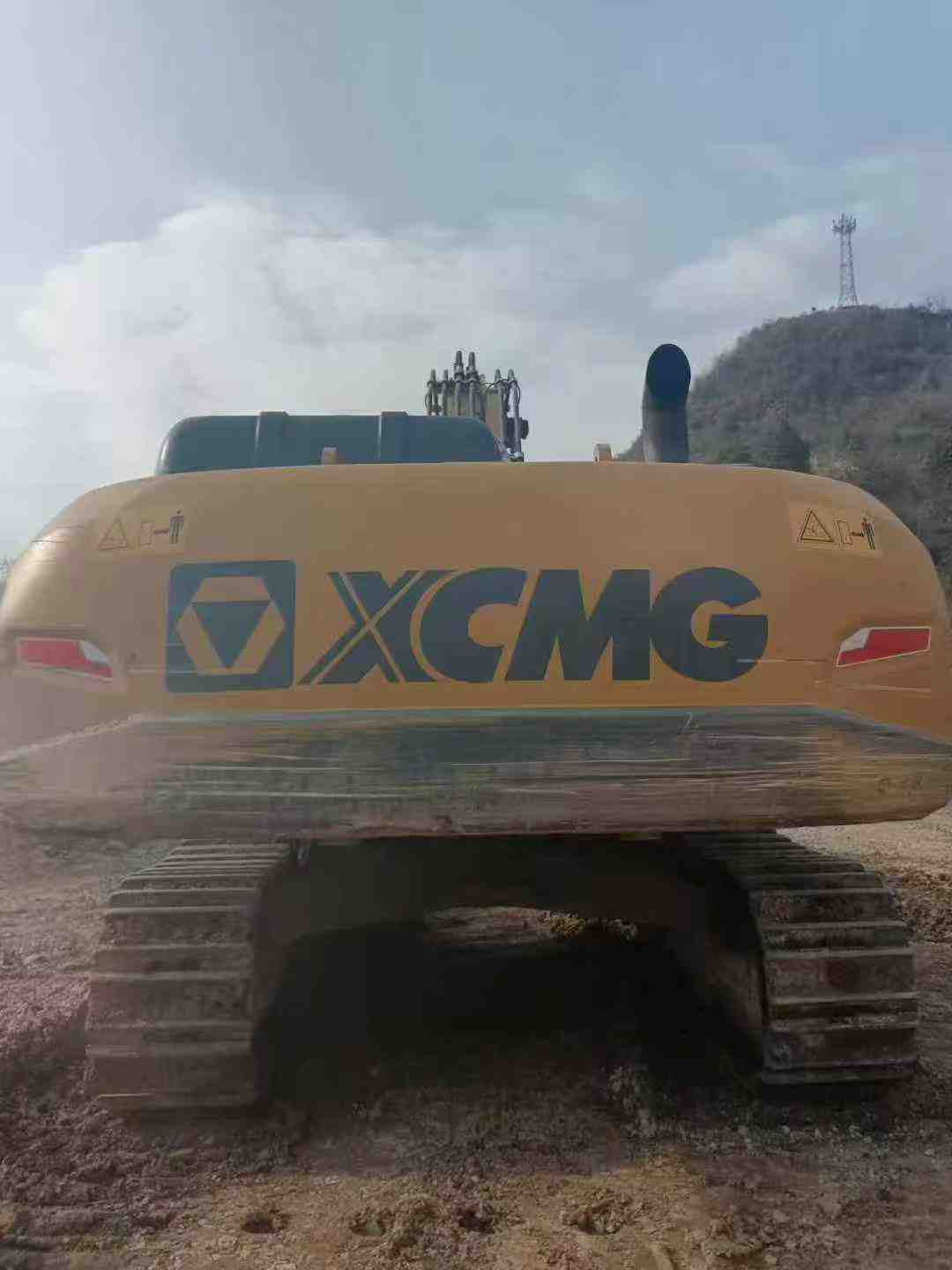 Used XCMG XE80D Excavator 2022 Model / 3