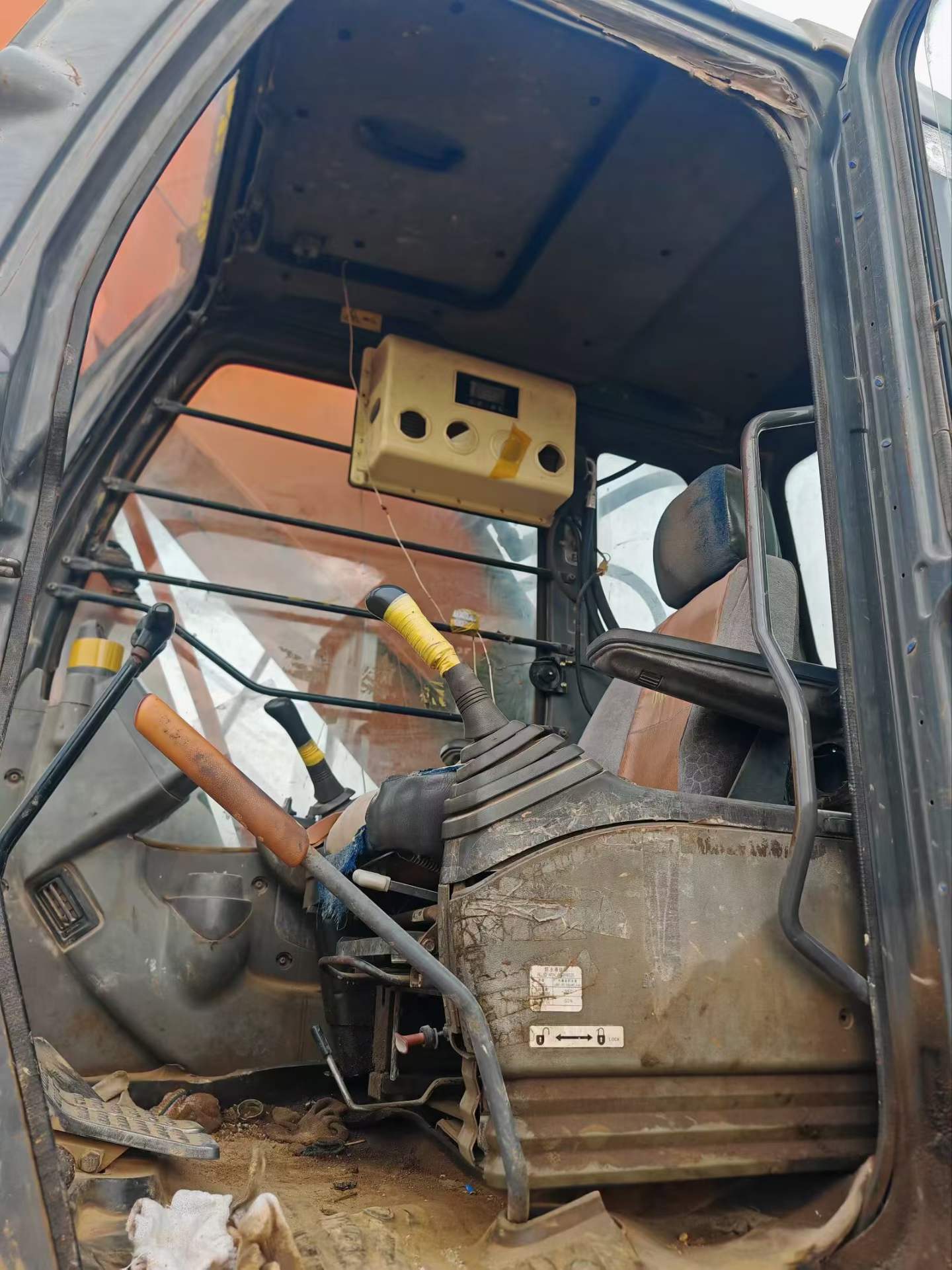 Used Hitachi ZW330 Excavator 2011 Model / 8