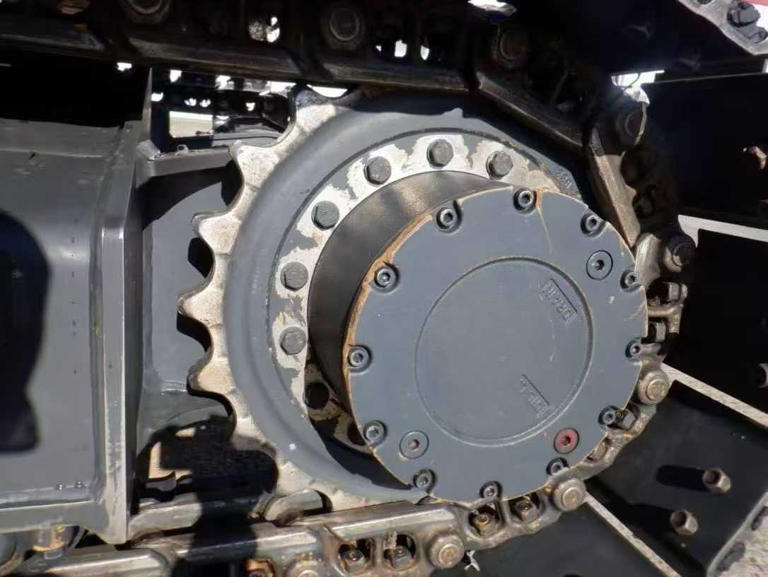 Used Komatsu PC138USLC8 Excavator 2021 Model / 4