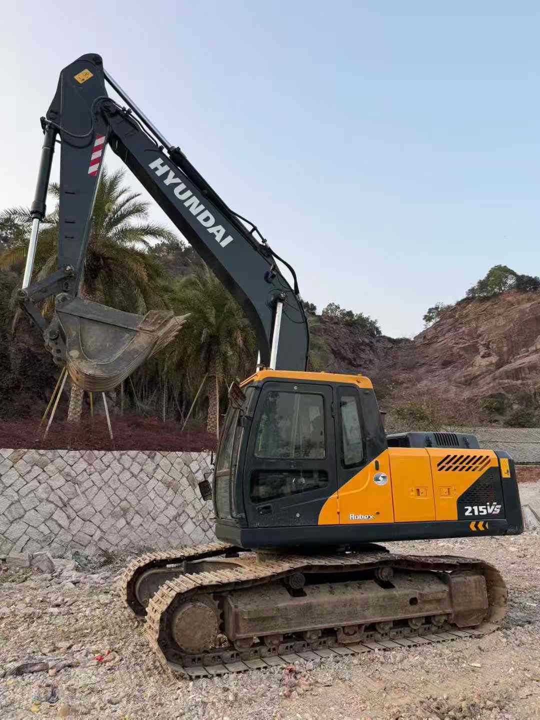 Buy Hyundai R215VS Used Excavator