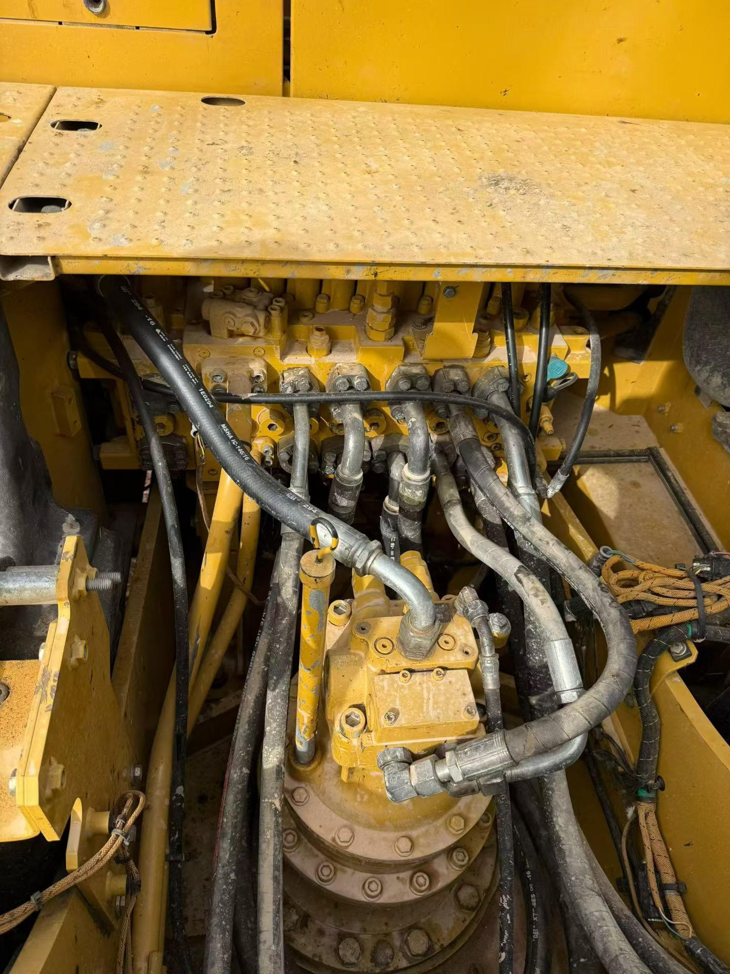 Used Caterpillar 323 Excavator 2018 Model / 5