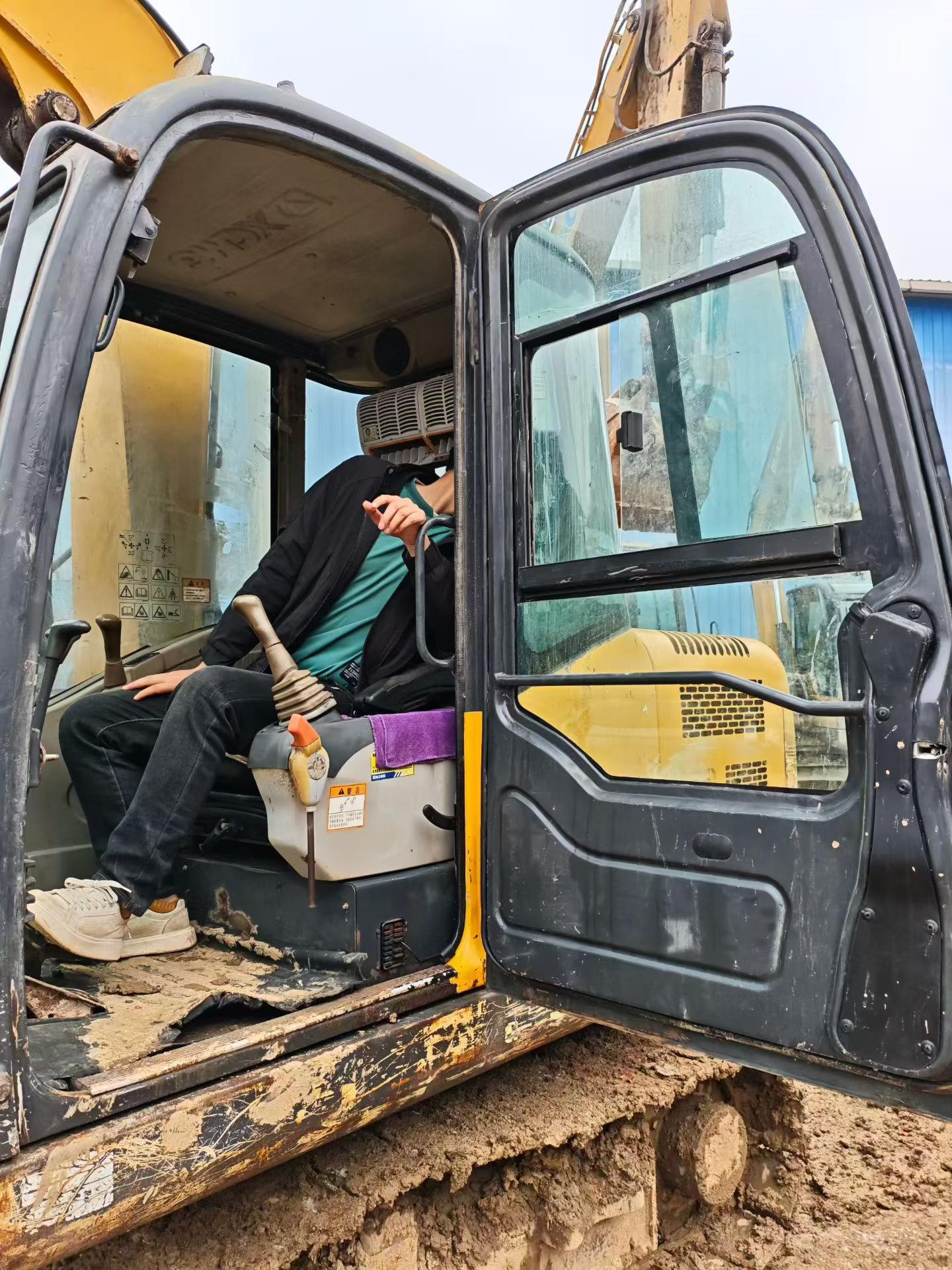 Used XCMG XE80 Excavator 2016 Model / 8