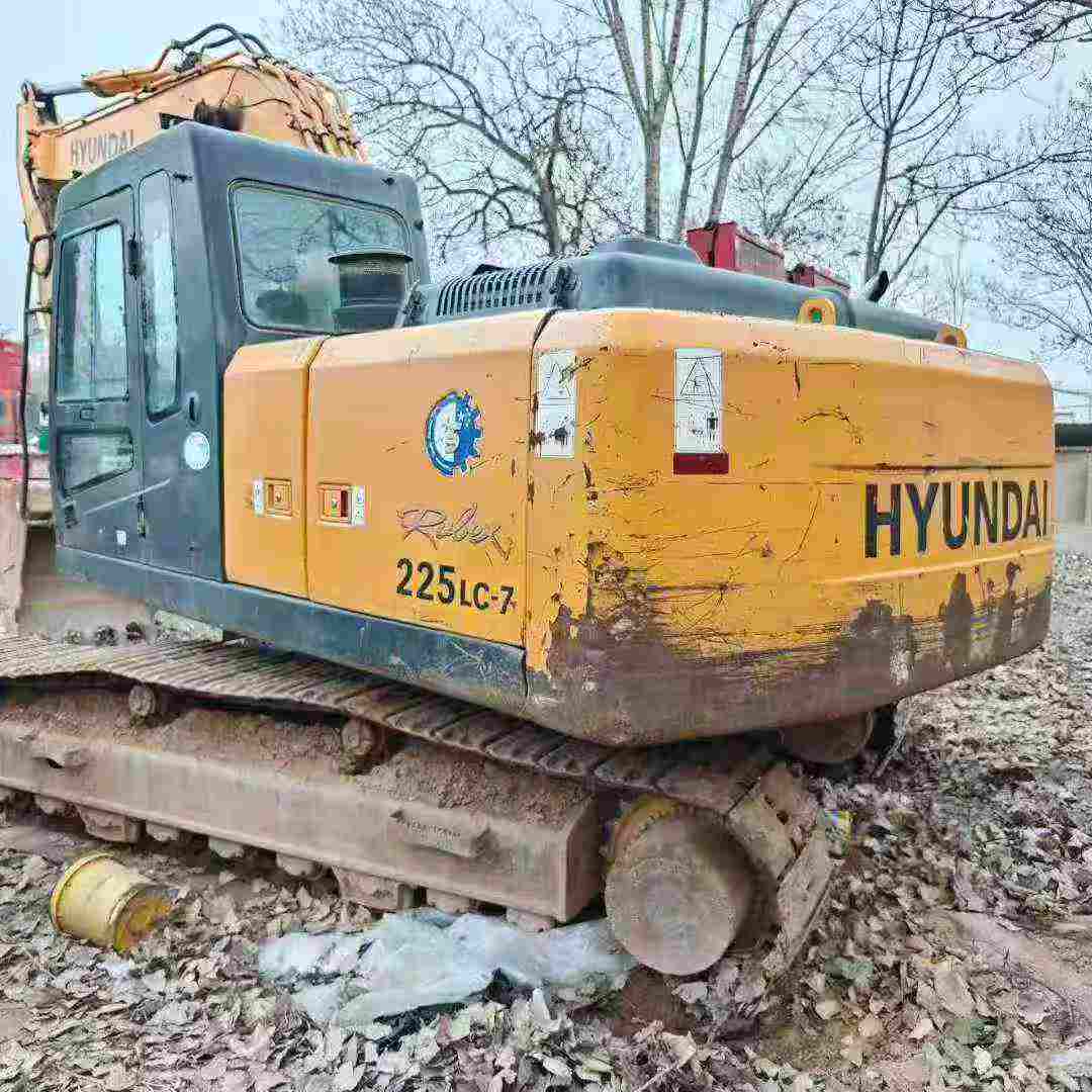 Used Hyundai R225-7 Excavator 2009 Model / 2