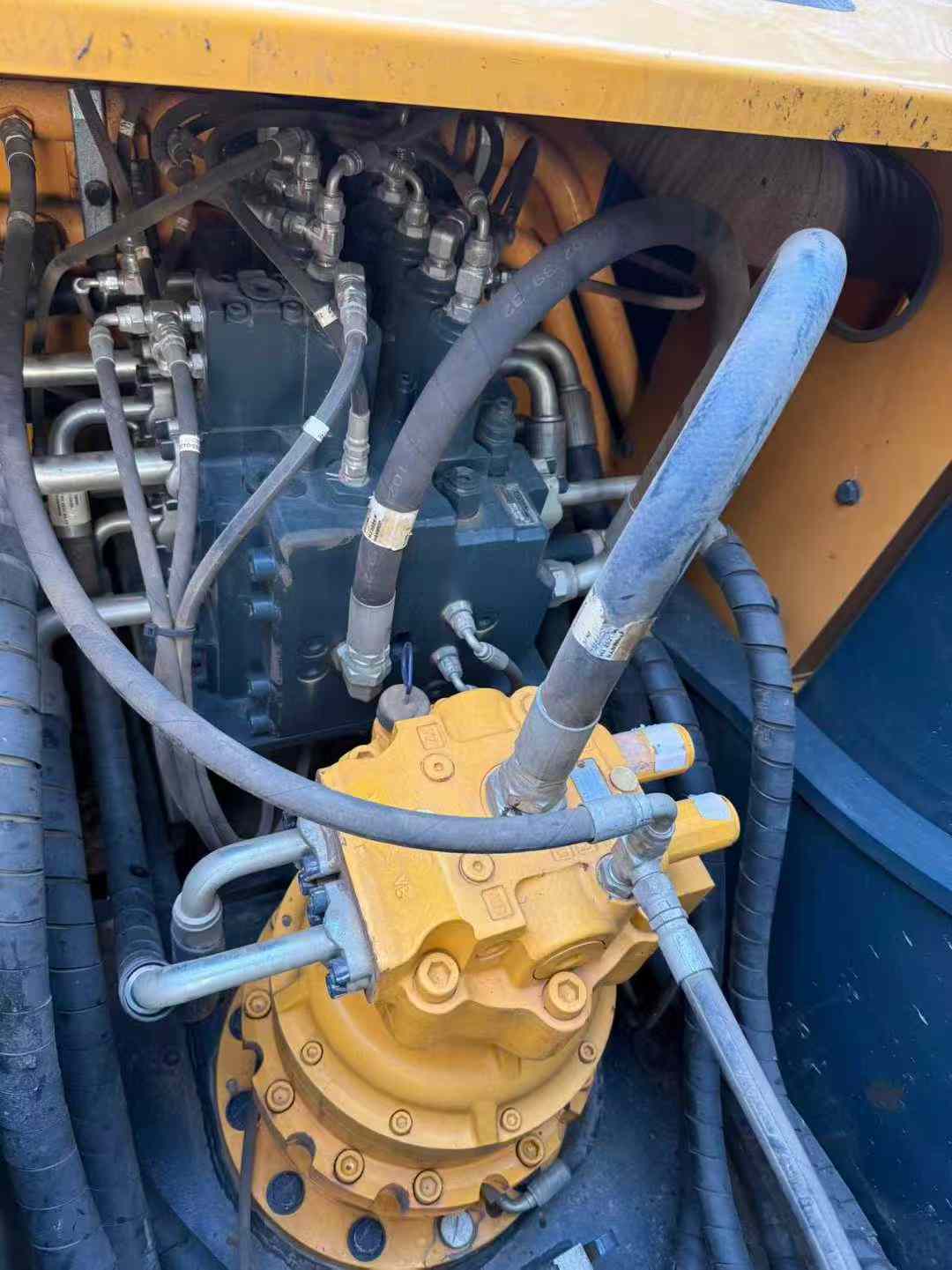 Used Hyundai R215VS Excavator 2021 Model / 5