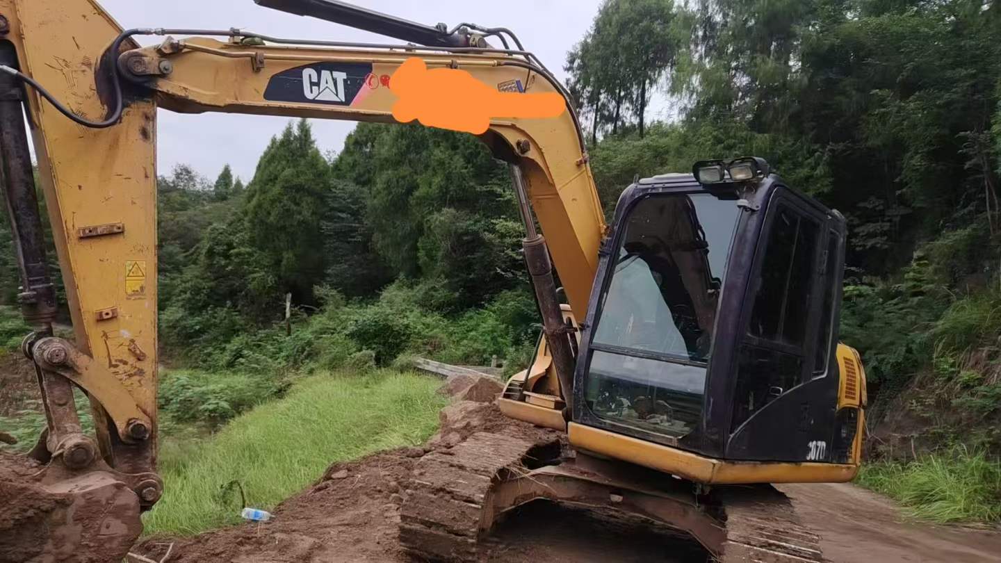 Buy Caterpillar 307V2 Used Excavator