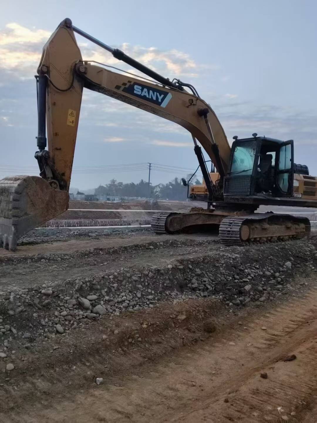 Used Sany SY245H Excavator 2017 Model / 5