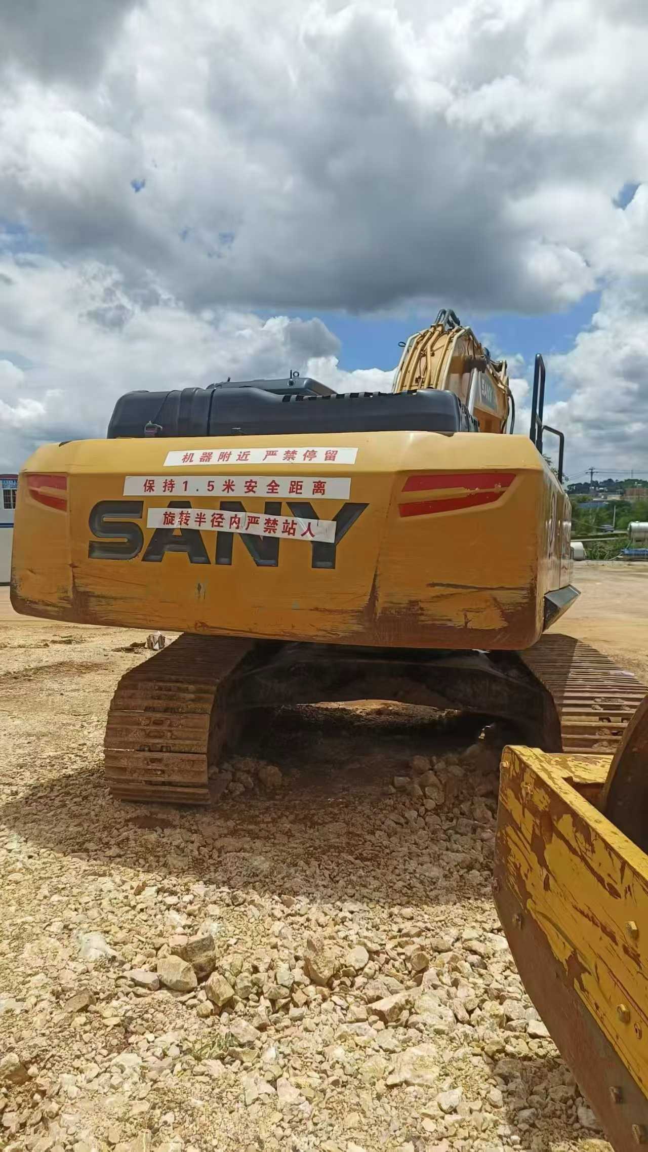Used Sany SY265C Excavator 2017 Model / 3