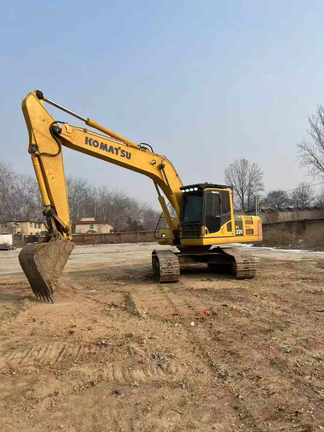 Buy Komatsu PC220-8 Used Excavator
