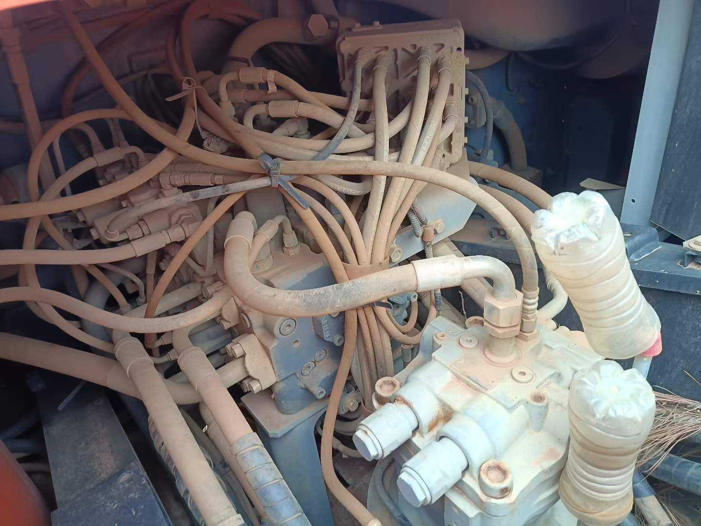 Used Hitachi ZAXIS200 Excavator 2019 Model / 3