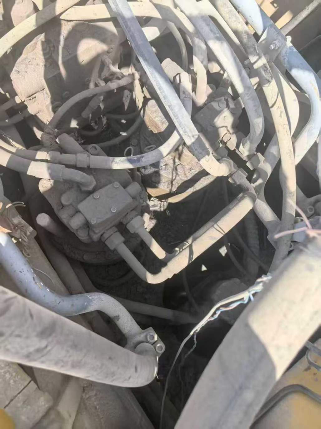 Used XCMG XE470 Excavator 2014 Model / 3