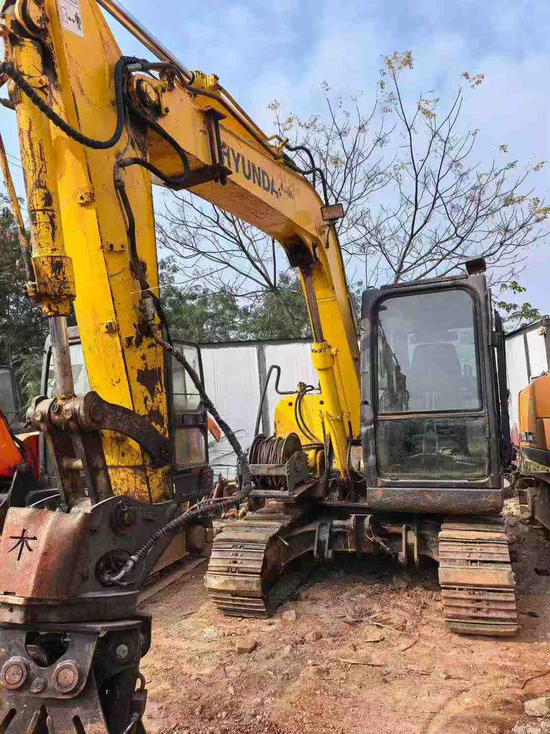 Compre Escavadeira Hyundai R80WM/WH Usada / 2