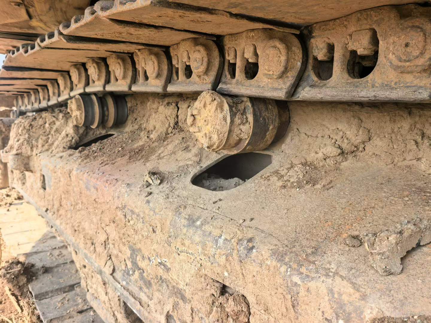 Used Caterpillar CT20 Excavator 2010 Model / 9