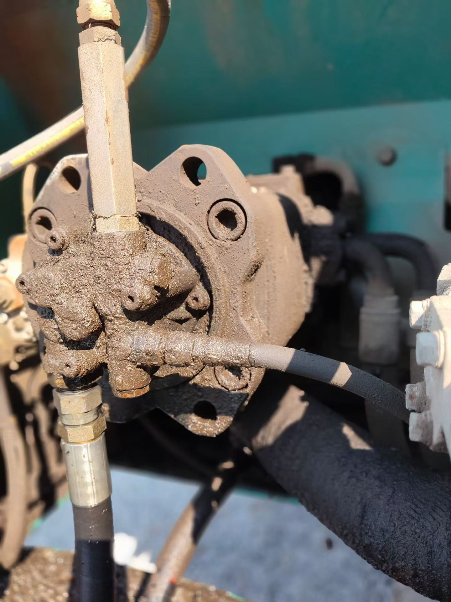 Used Kobelco SK200 Excavator 2012 Model / 9