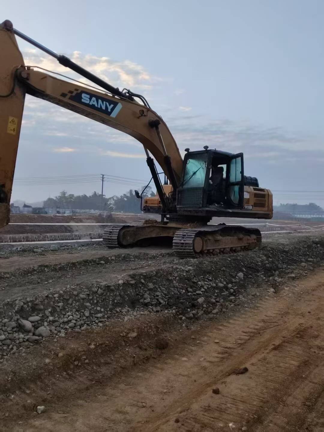 Used Sany SY245H Excavator 2017 Model / 8