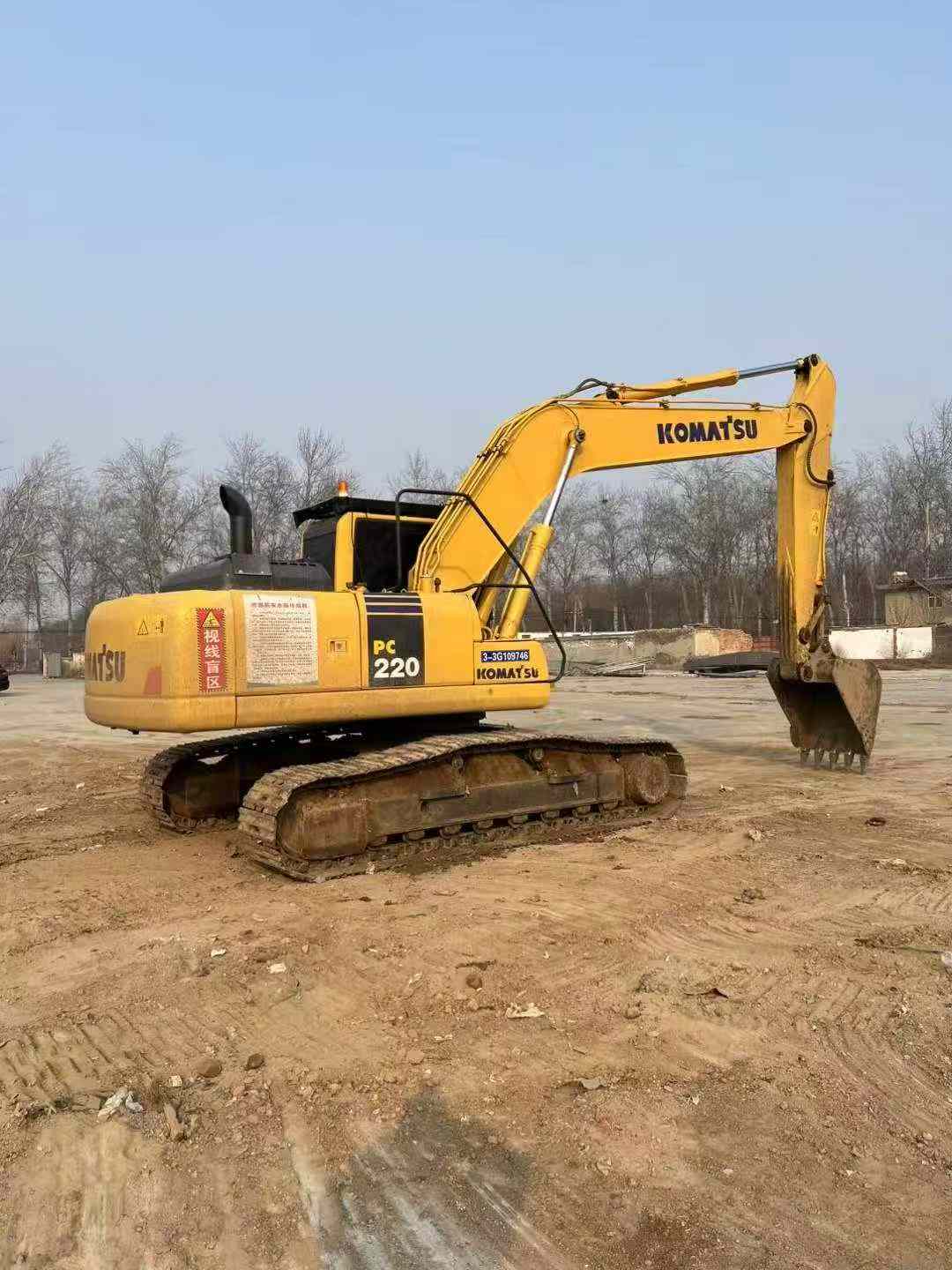 Used Komatsu PC220-8 Excavator 2014 Model / 4