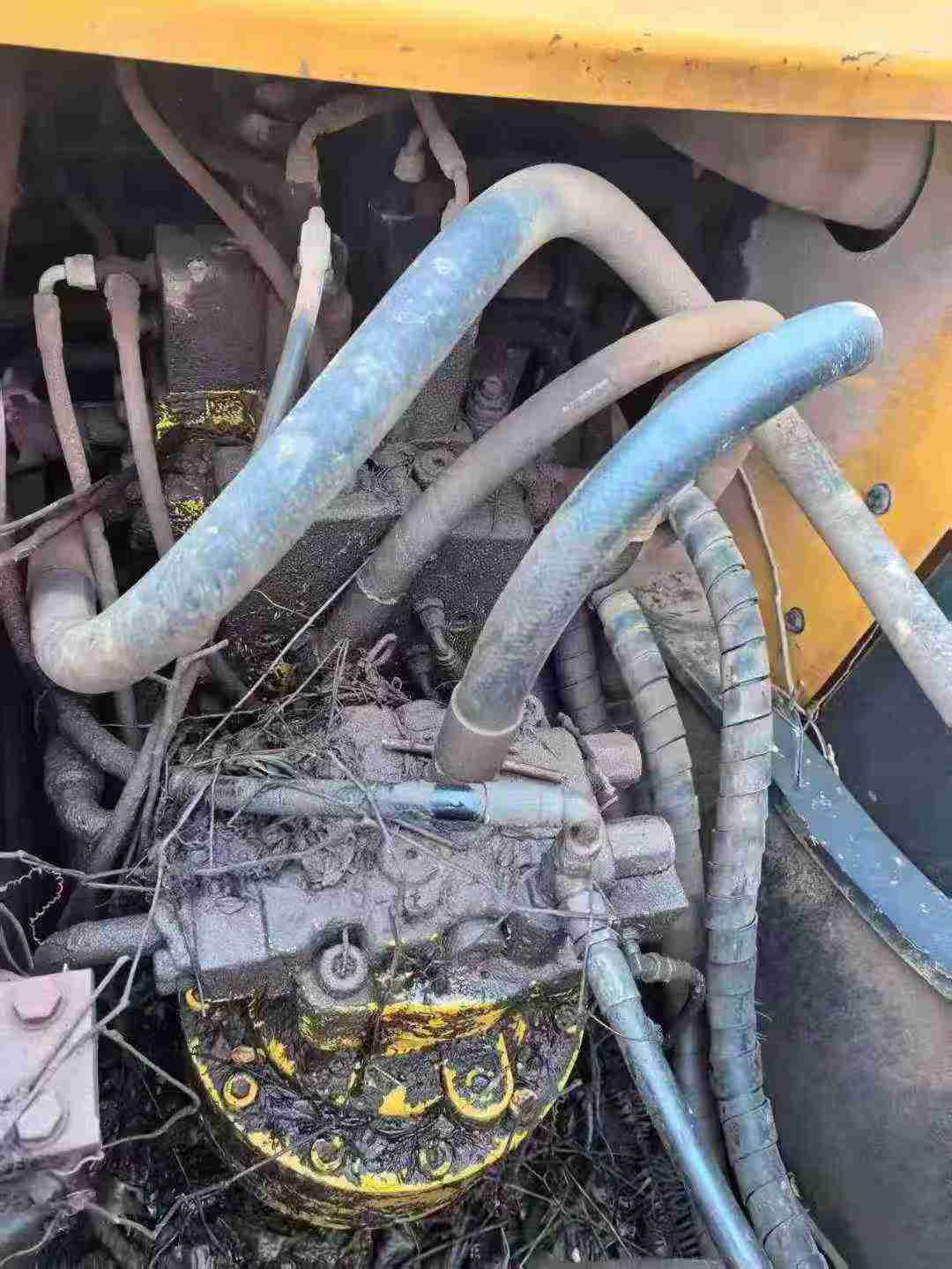 Used Hyundai R215-7C Excavator 2015 Model / 6