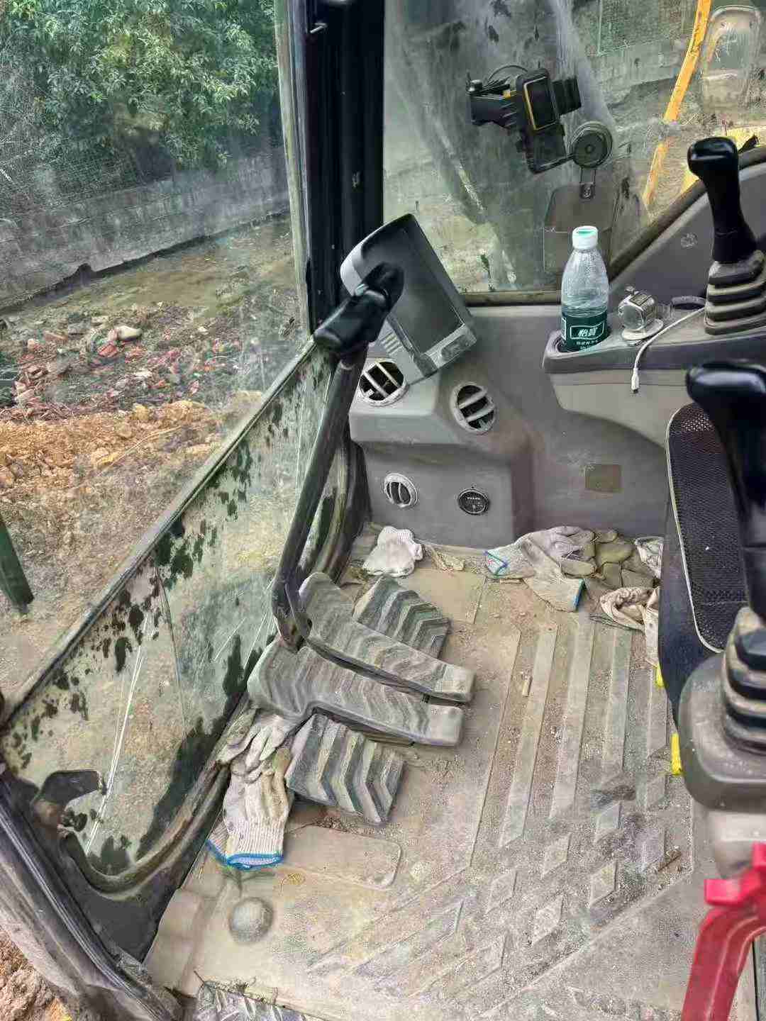 Used Volvo EC200D Excavator 2019 Model / 5