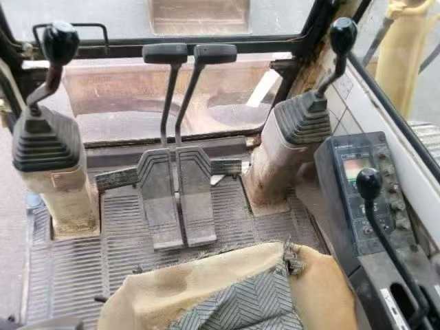 Used Komatsu PC60-6 Excavator 1991 Model / 4