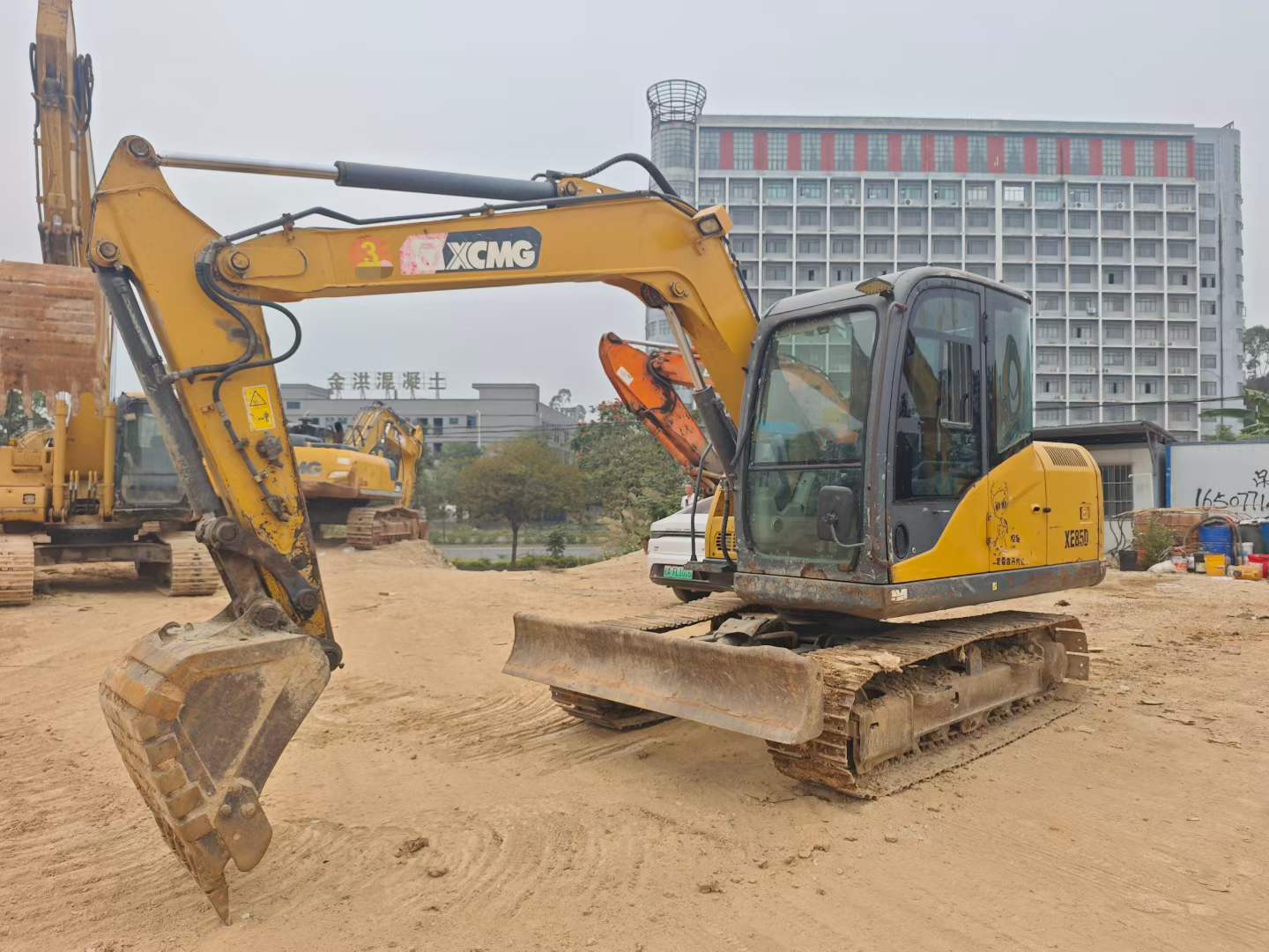 Buy XCMG XE75DA Used Excavator