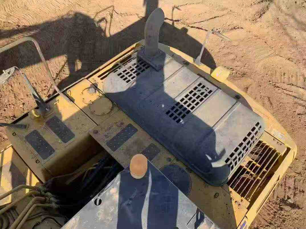 Used Komatsu PC200 Excavator 2016 Model / 8