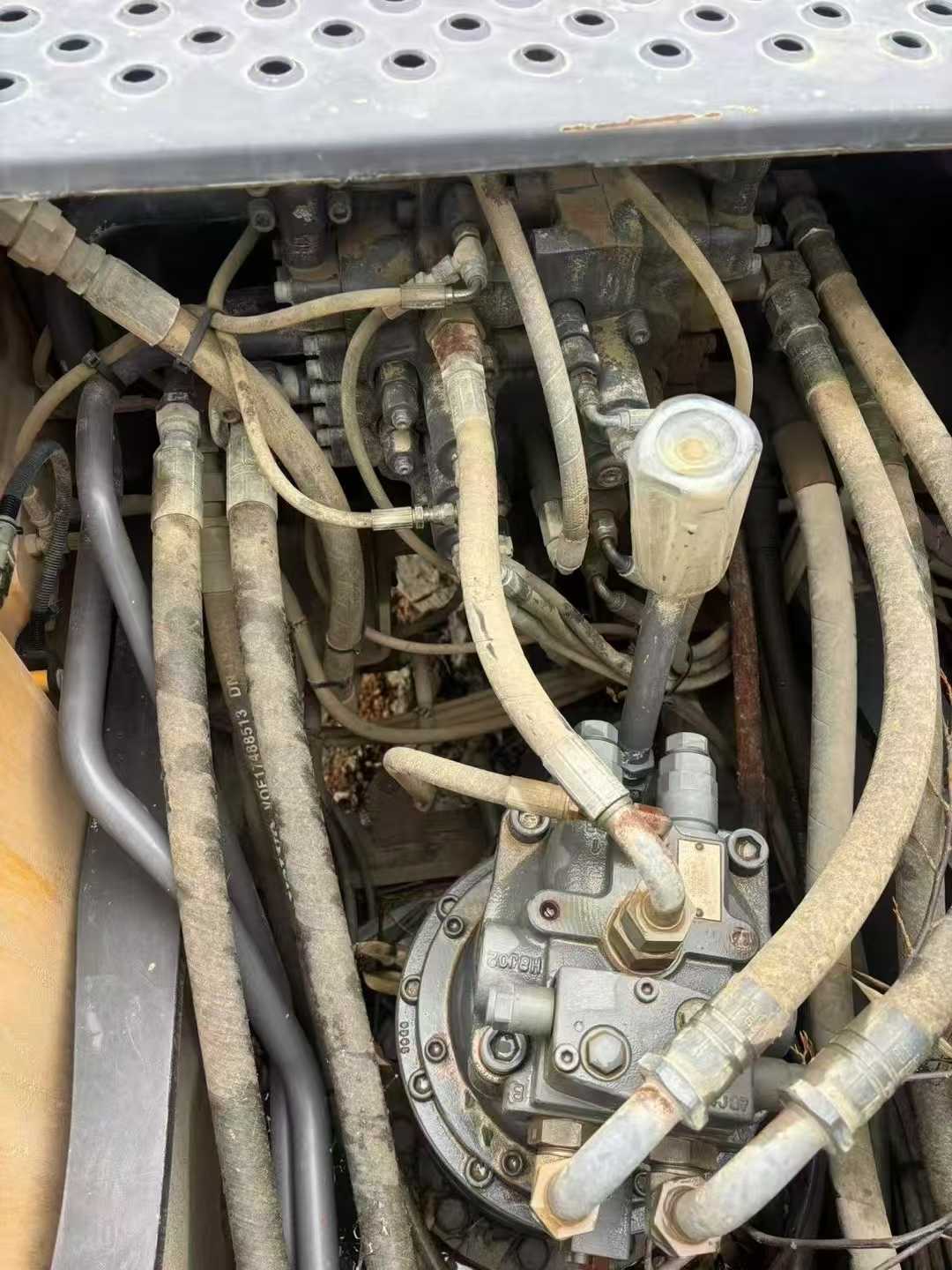 Used Volvo EC200 Excavator 2019 Model / 6