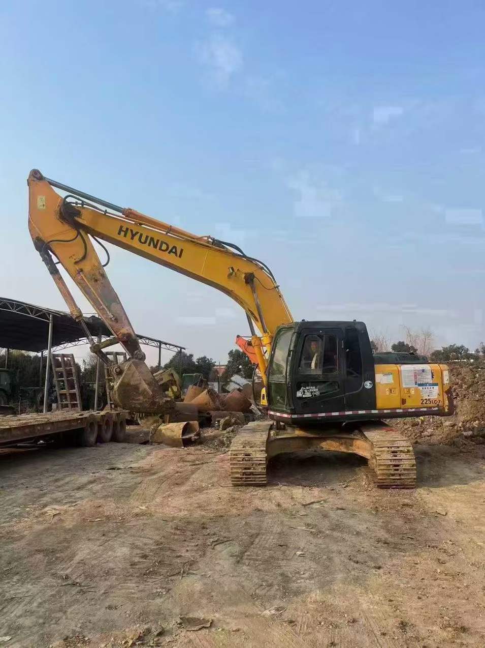 Buy Hyundai R225-7 Used Excavator