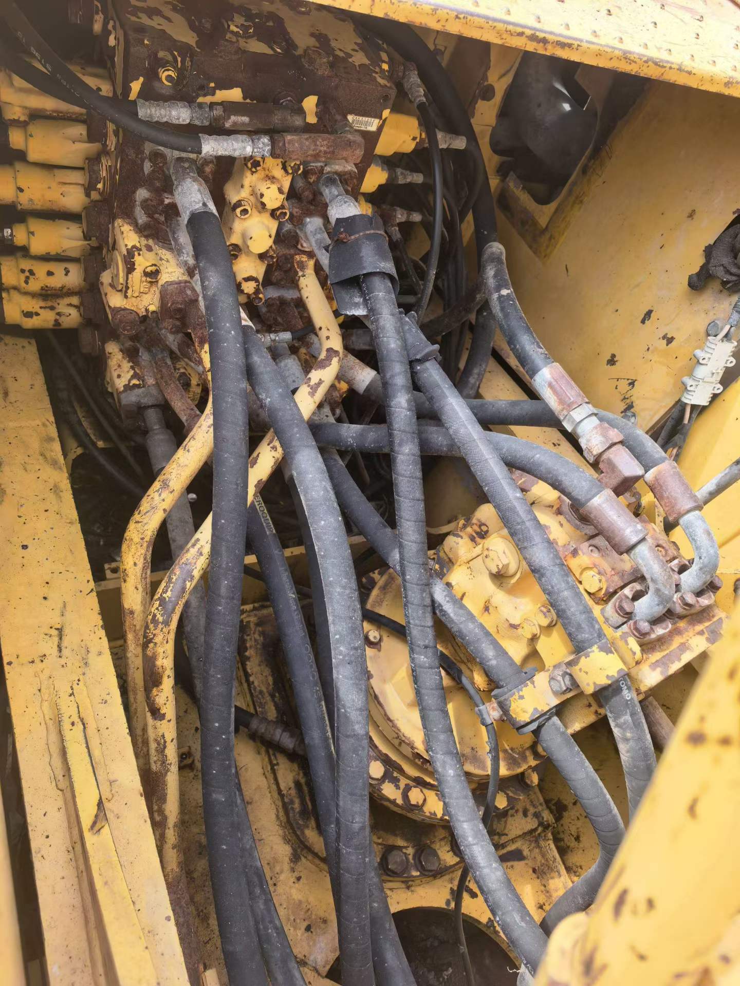 Used Komatsu PC200-8 Excavator 2016 Model / 3