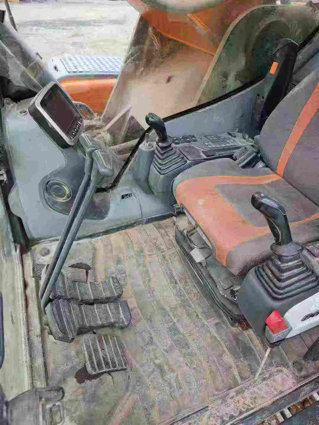 Used Doosan DX520LC Excavator 2020 Model / 4