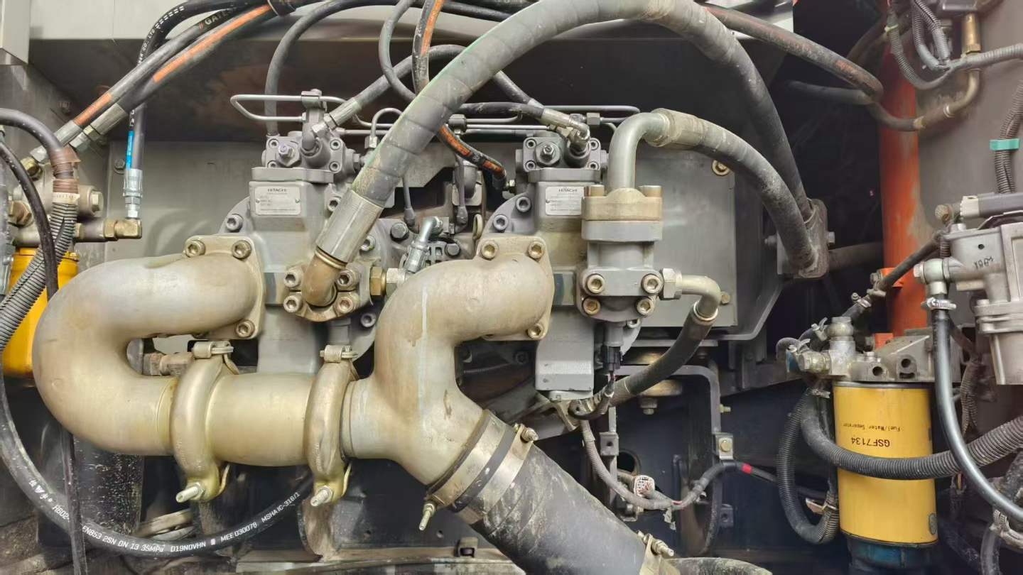 Used Hitachi ZW330 Excavator 2018 Model / 7