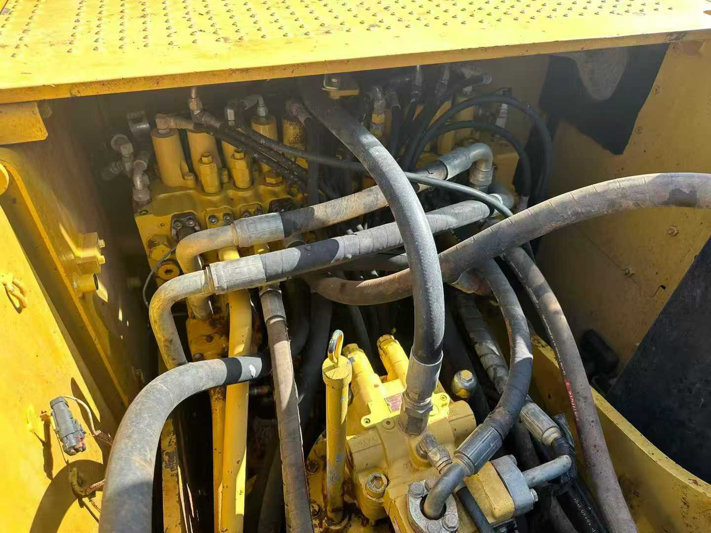 Used Caterpillar 323 Excavator 2017 Model / 5