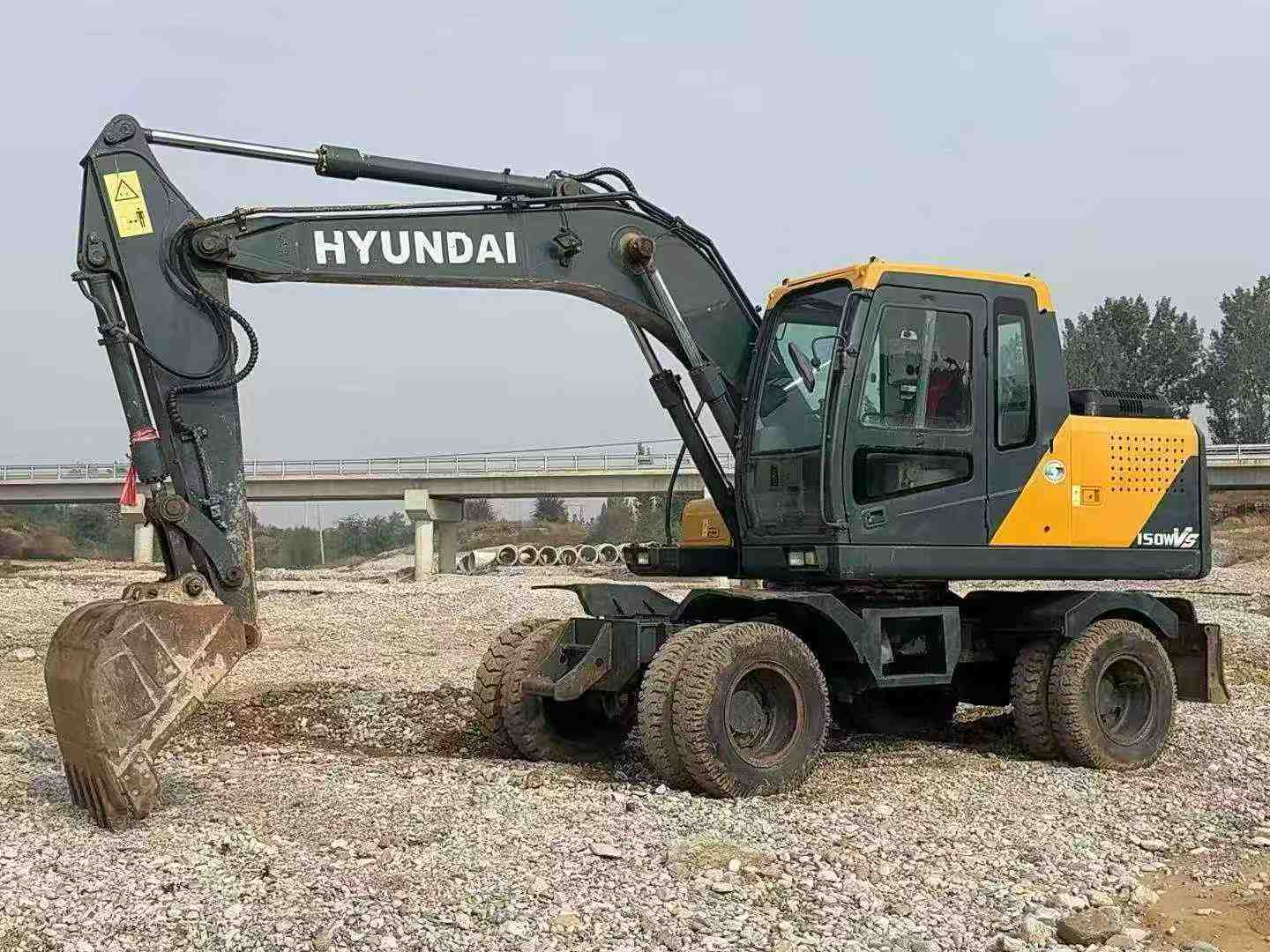 Used Hyundai HW140 Excavator 2016 Model / 2