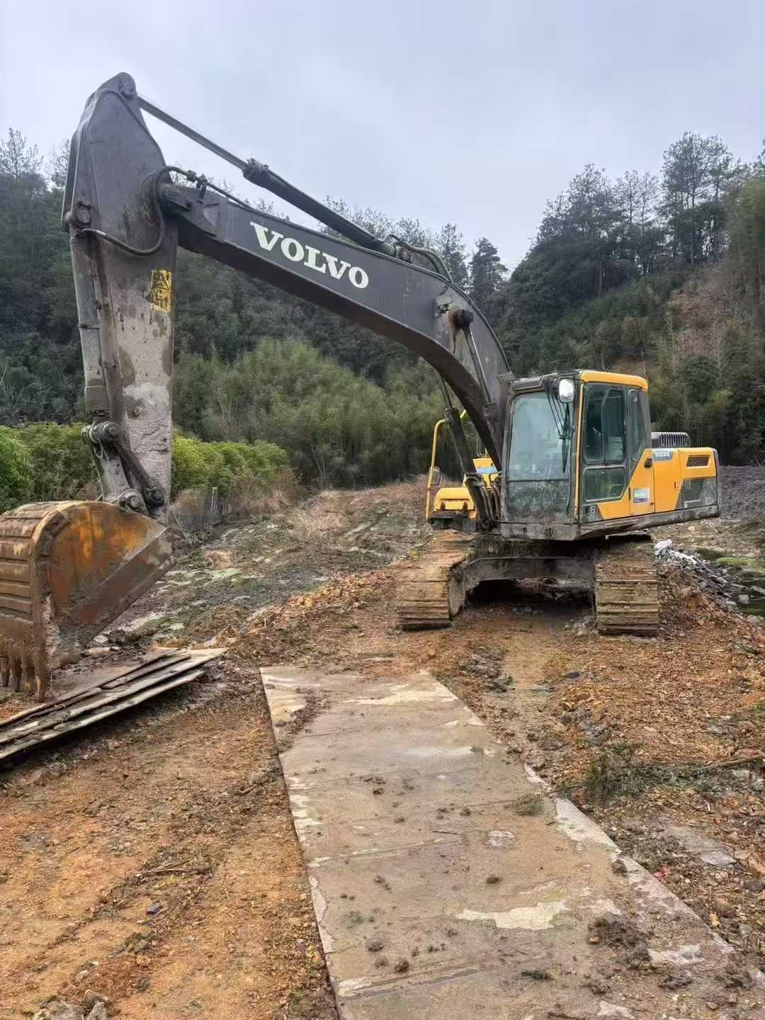 Used Volvo EC200 Excavator 2019 Model / 9