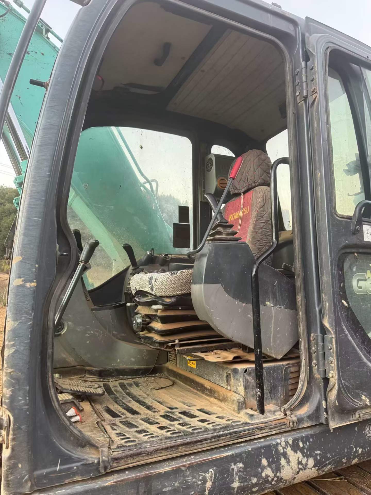 Used Kobelco SK130 Excavator 2013 Model / 6