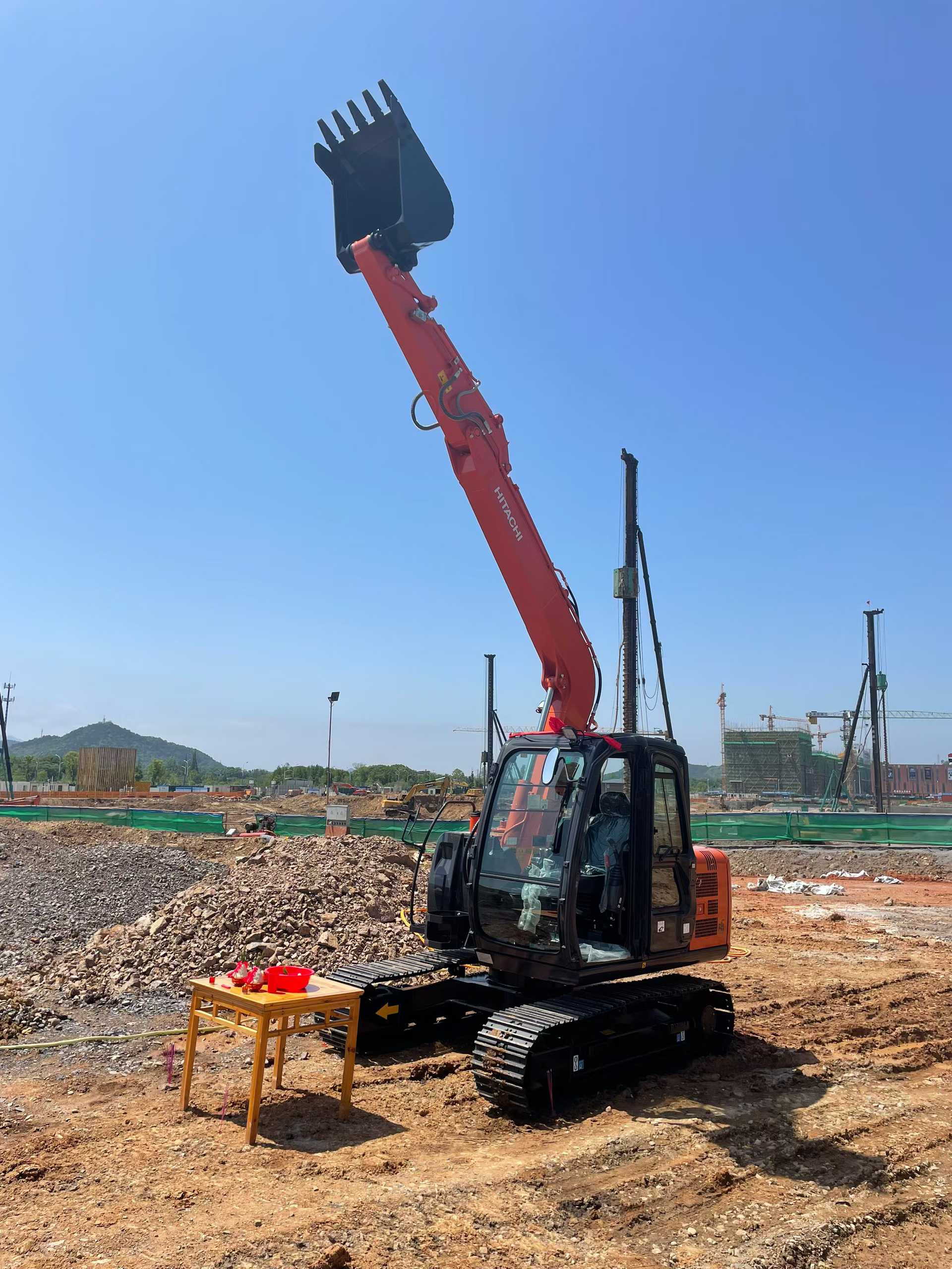 Used Hitachi ASTACONEO Excavator 2016 Model / 3