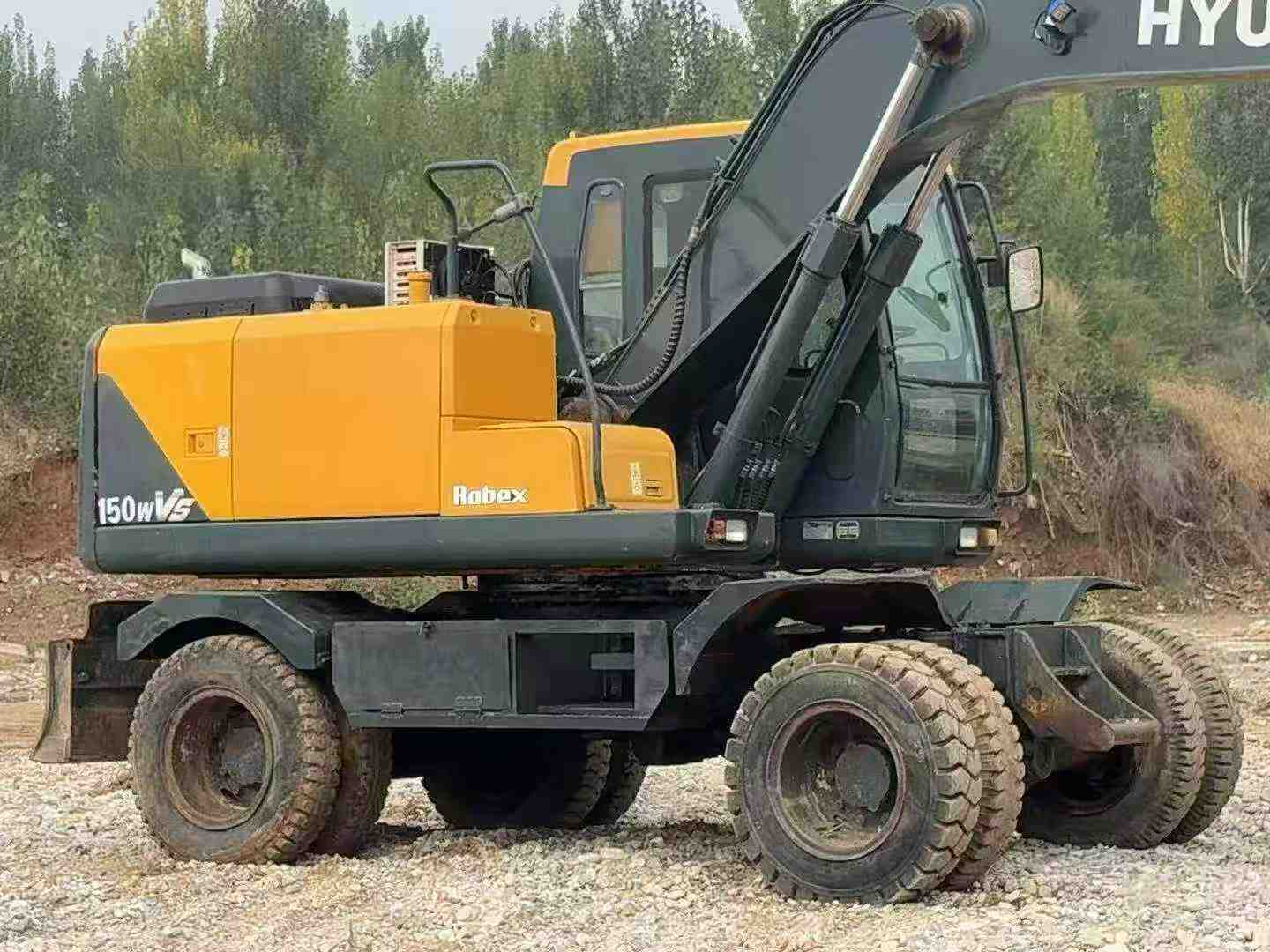 Used Hyundai HW140 Excavator 2016 Model / 5