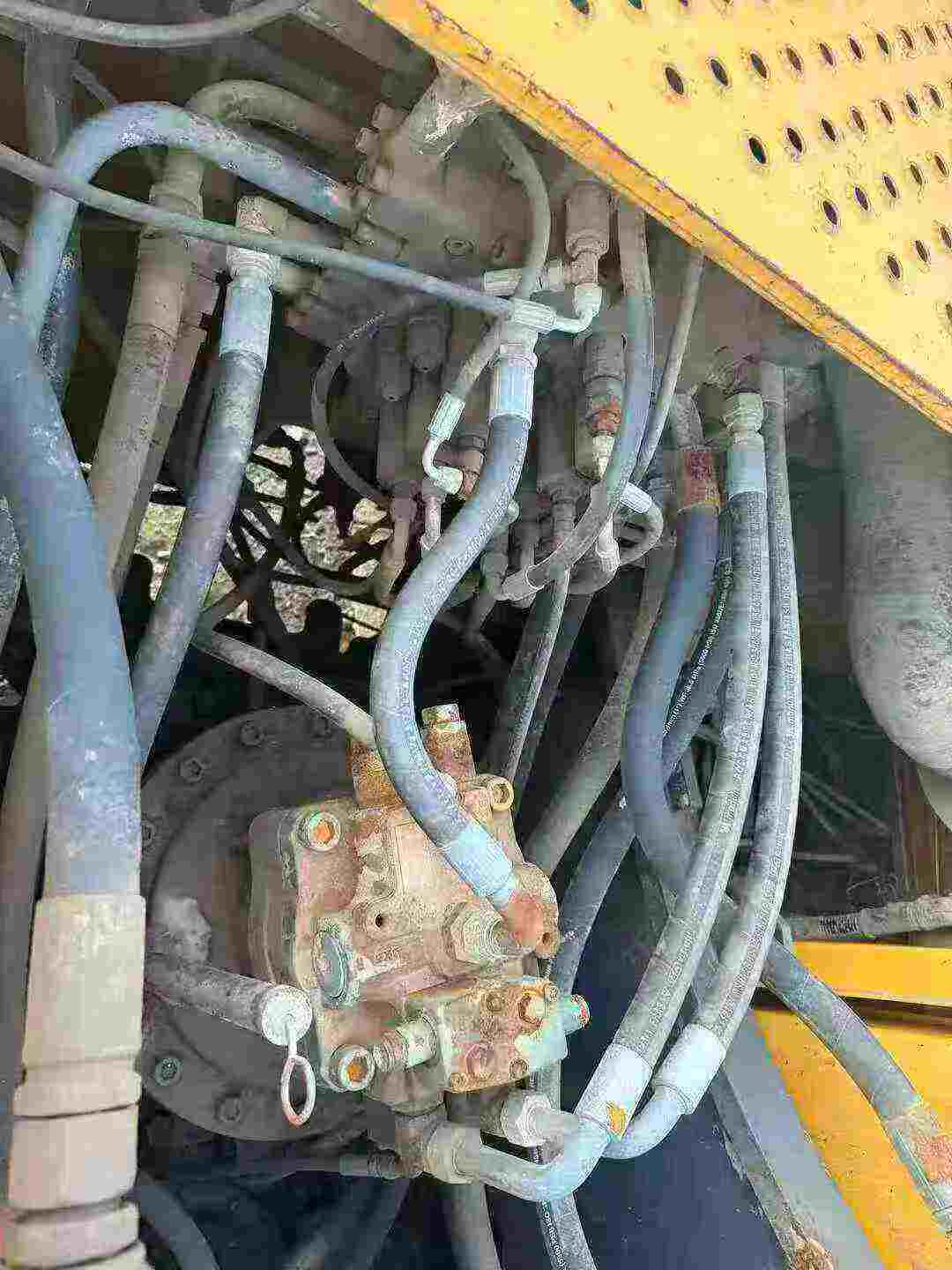 Used Volvo EC240 Excavator 2014 Model / 5