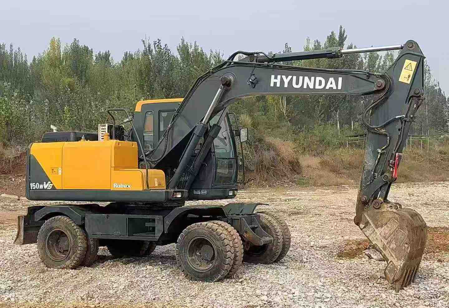 Used Hyundai HW140 Excavator 2016 Model / 3
