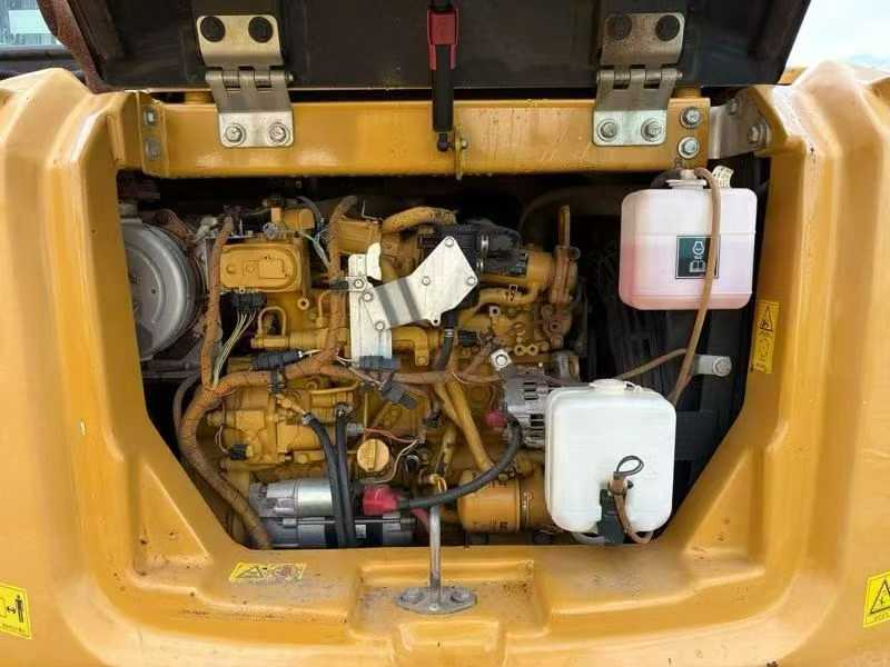 Used Caterpillar CT20 Excavator 2015 Model / 7