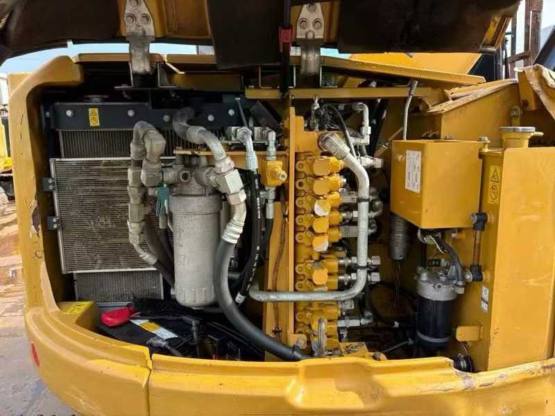 Used Caterpillar CT20 Excavator 2015 Model / 9