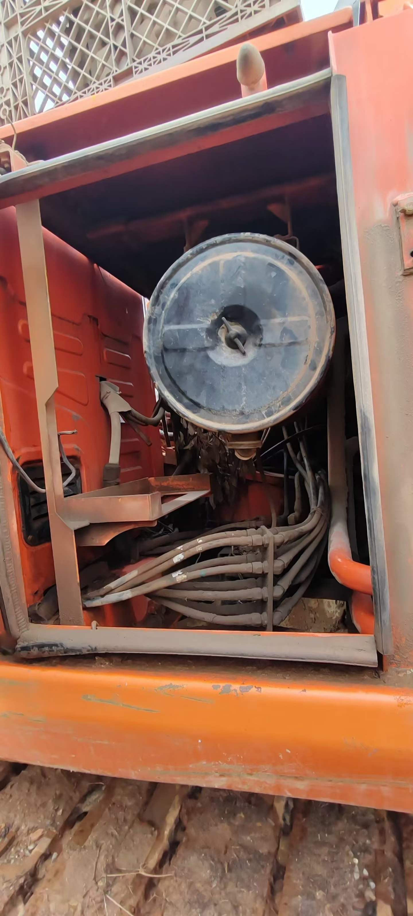 Used Doosan DH220-9E Excavator 2014 Model / 4