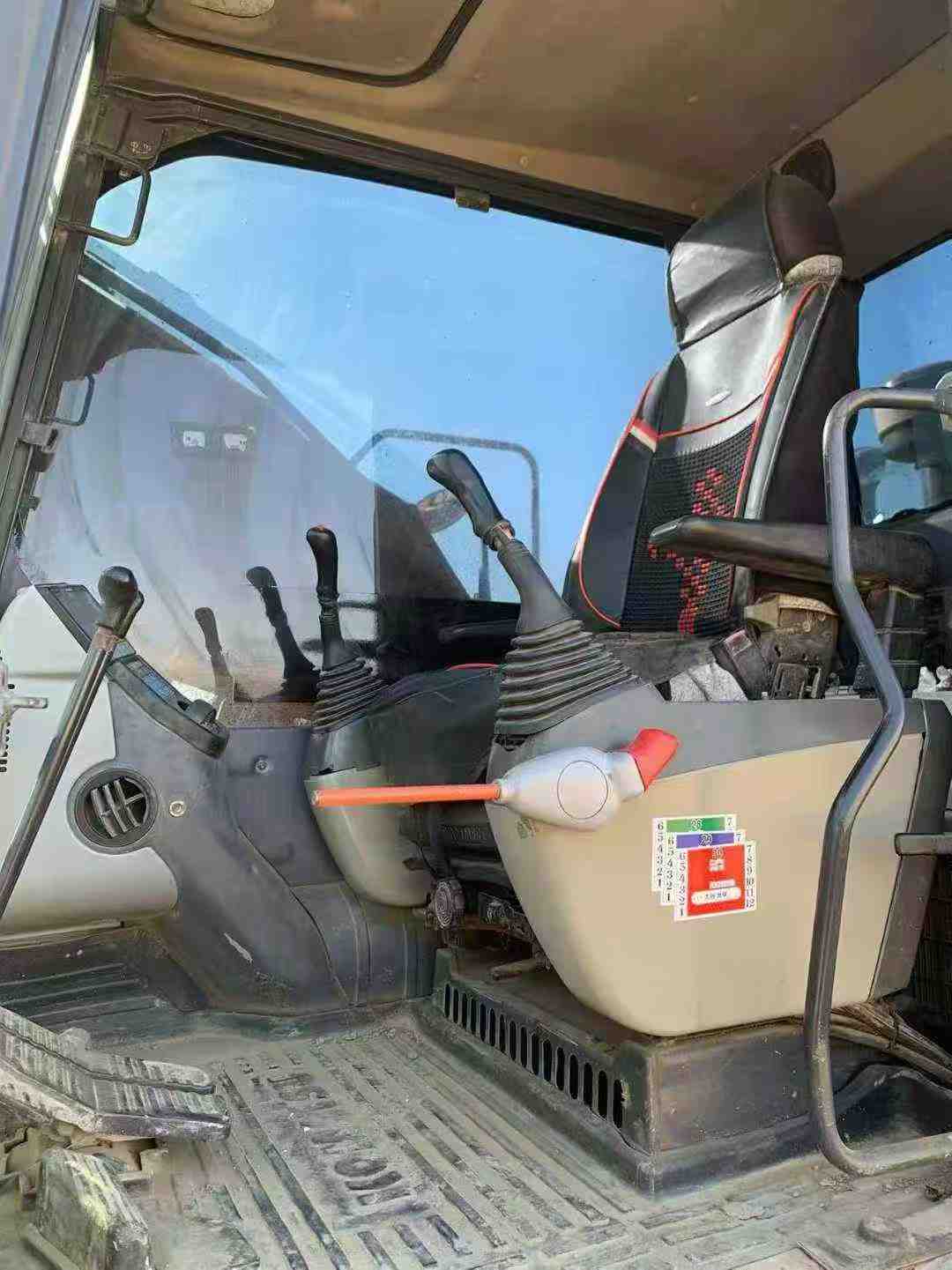 Used Komatsu PC200 Excavator 2016 Model / 5