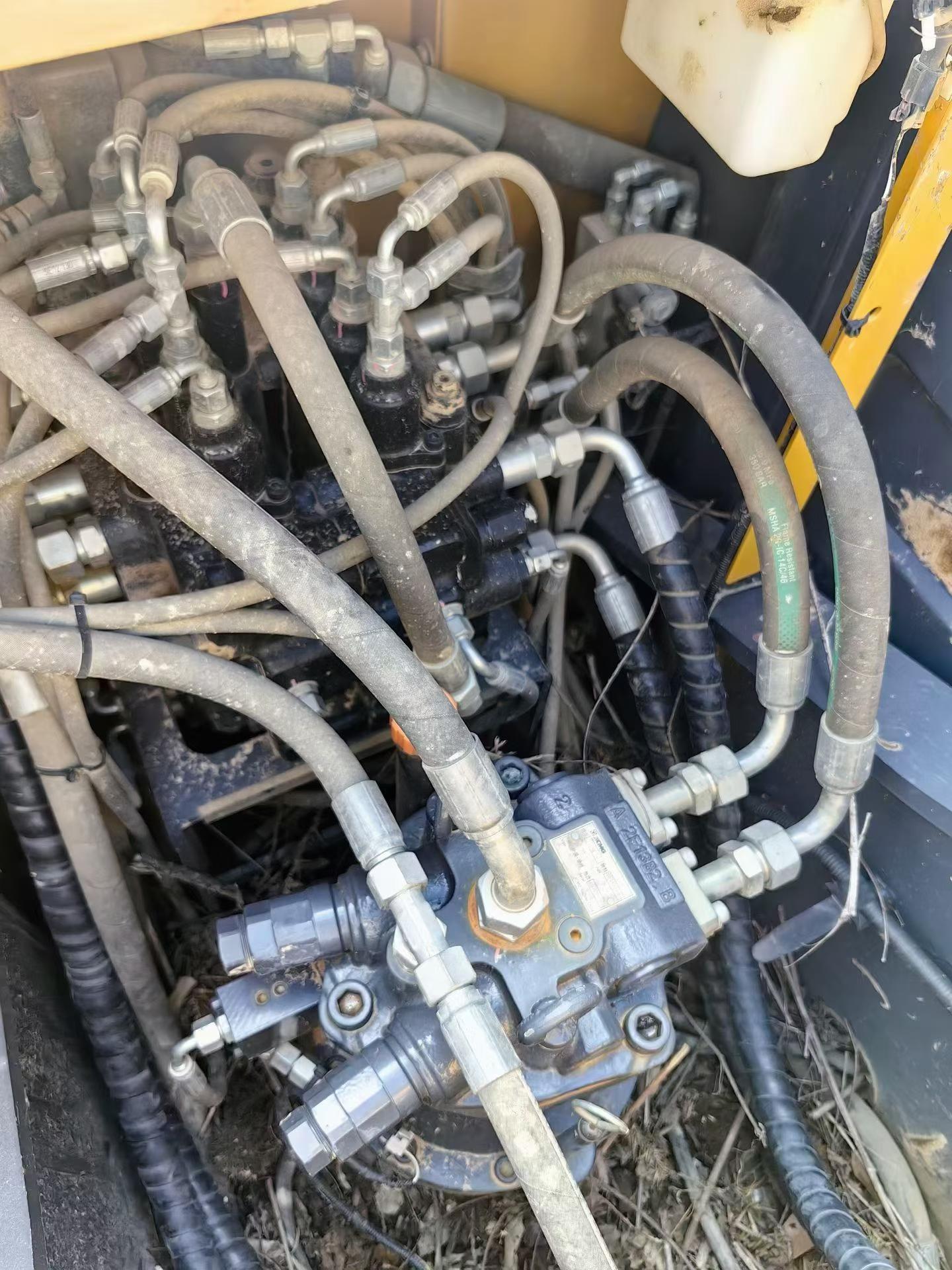 Used XCMG LW200 Excavator 2022 Model / 6