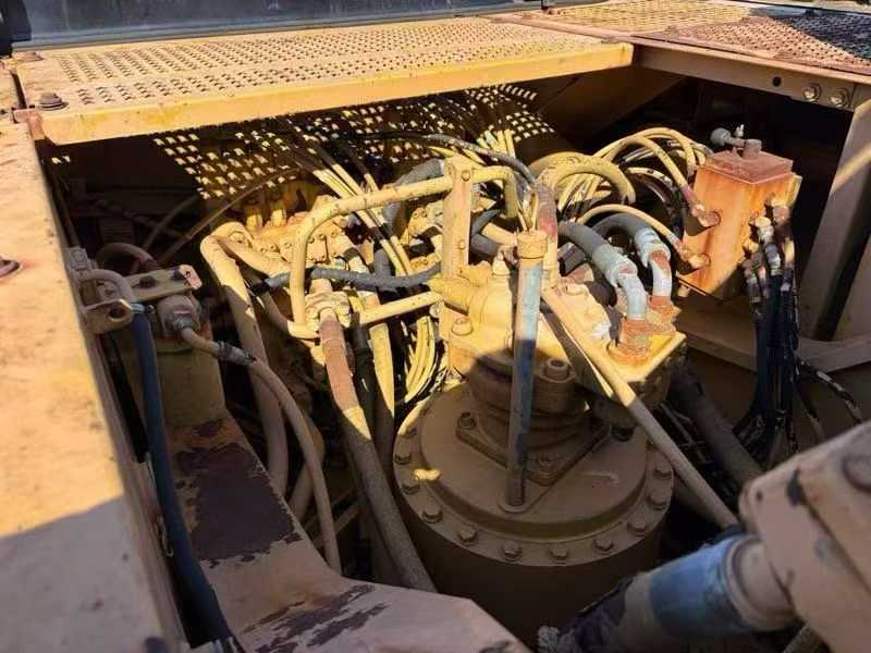 Used Caterpillar 330BL Excavator 1997 Model / 7