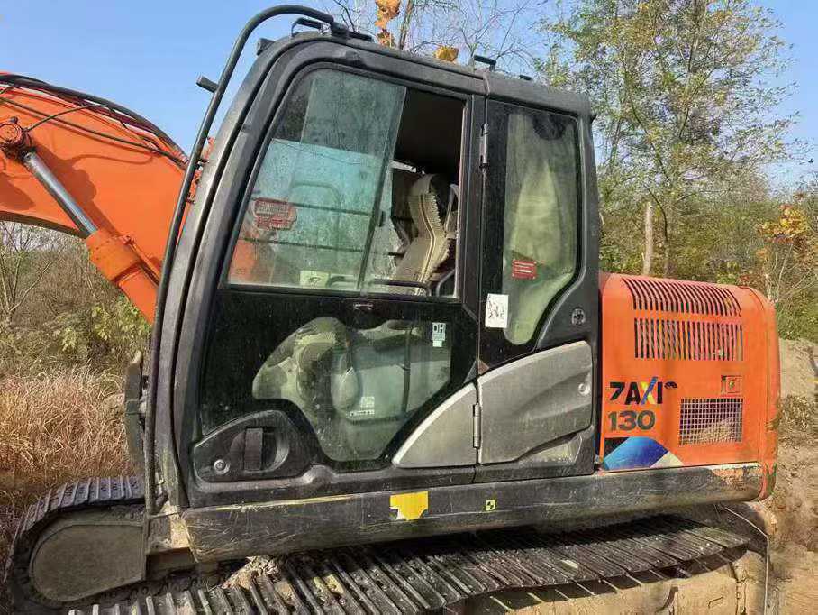 Used Hitachi ZX130-5A Excavator 2017 Model / 3
