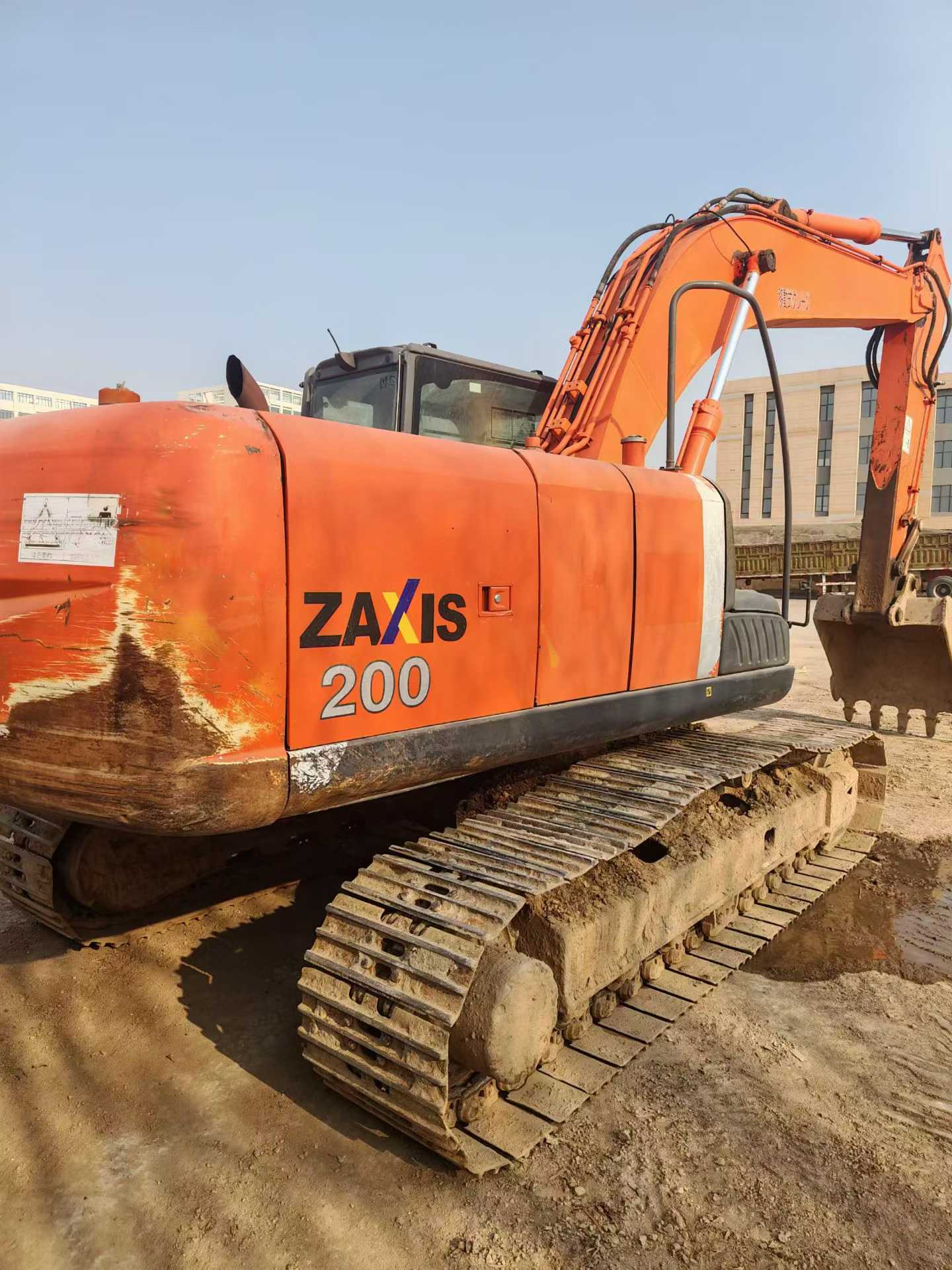 Used Hitachi ZAXIS200 Excavator 2010 Model / 2