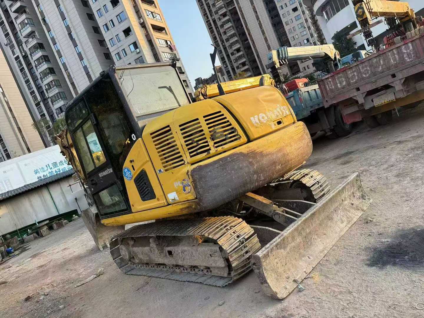 Used Komatsu PC70-8 Excavator 2016 Model / 3